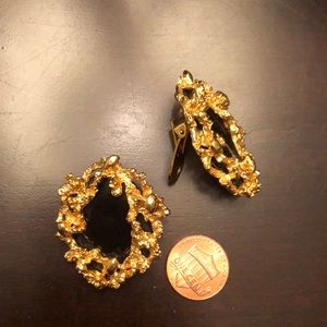 gorgeous Napier Pen Pier vintage clip on earrings